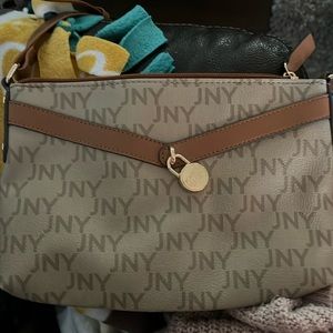 Jones, New York, Crossbody, light bag, lots of pockets pockets new